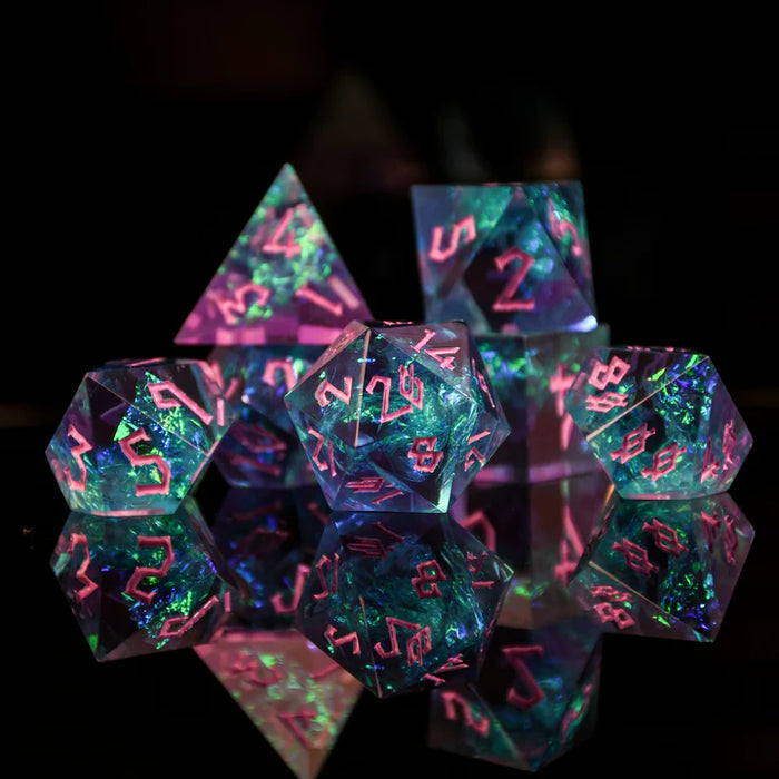 Sharp-Edged Resin Dice