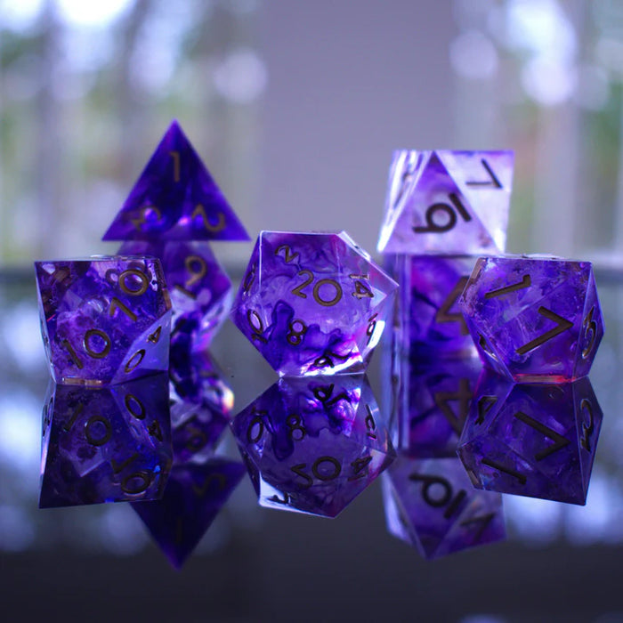 Sharp-Edged Resin Dice