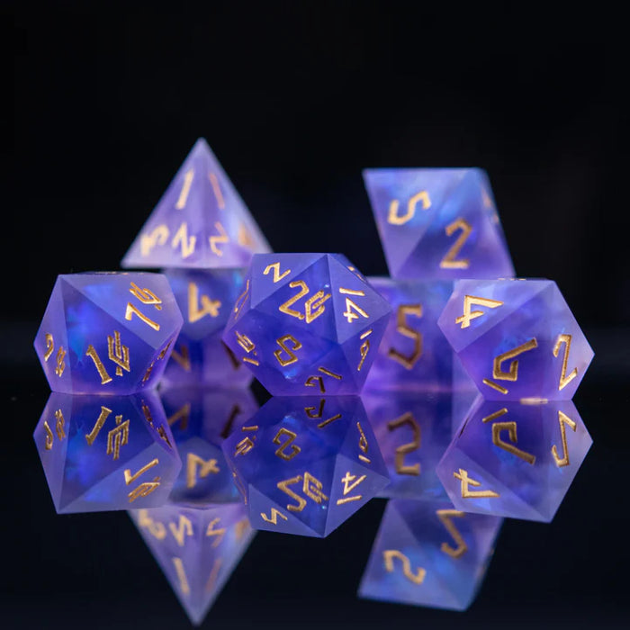 Sharp-Edged Resin Dice